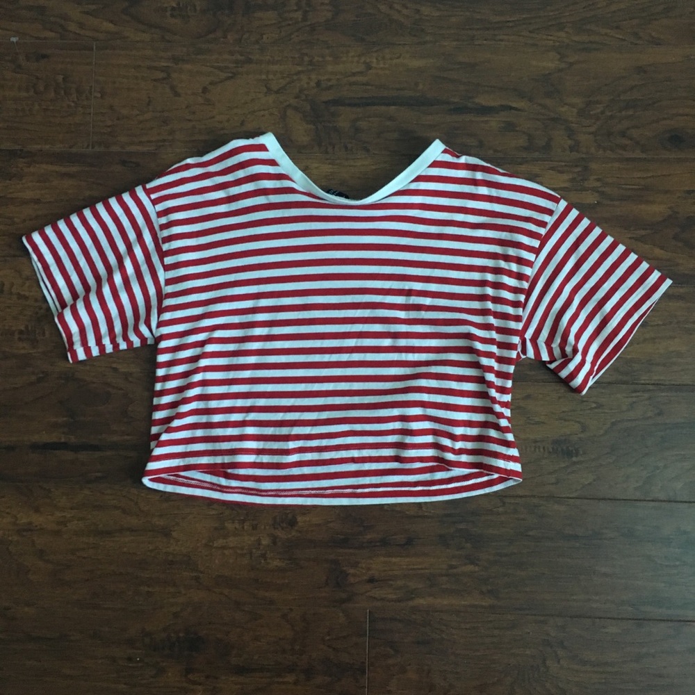 SALE❗️Red and White Crop Top